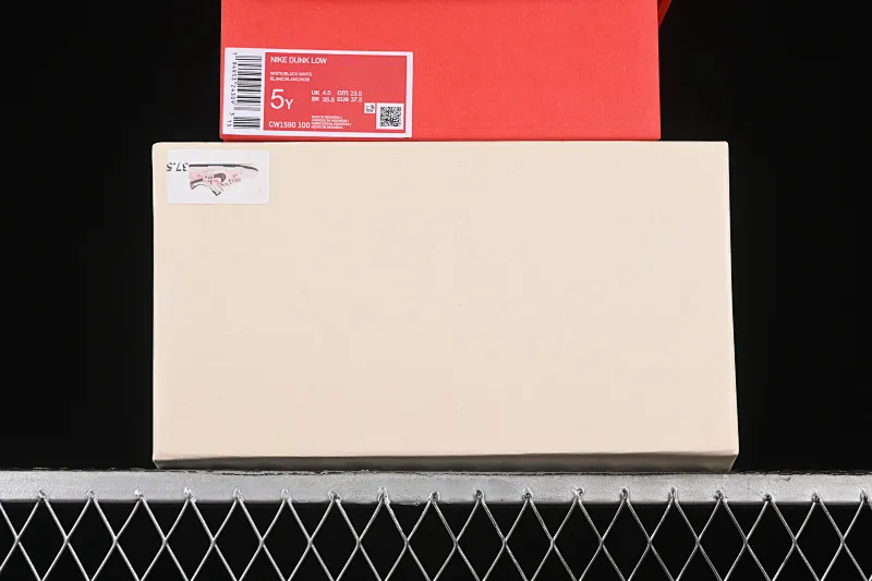 All categories Nk SB Dunk series Nk SB Dunk Low low-top sneakers Nk Dunk Low Panda Prank Special project heart-warming email Heart Rose Special gift box Low-top casual sneakers CW1590-100